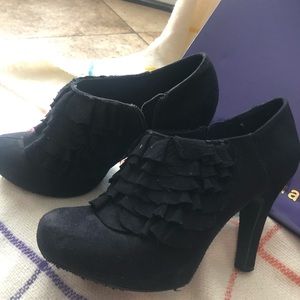 Madden Girl black  heels